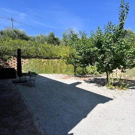 Charming 2-bed In Petritoli